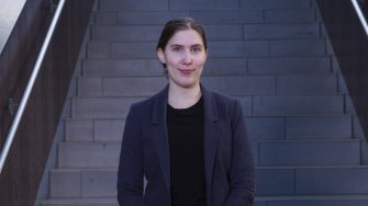 Julia Saario opiskelee tradenomiksi